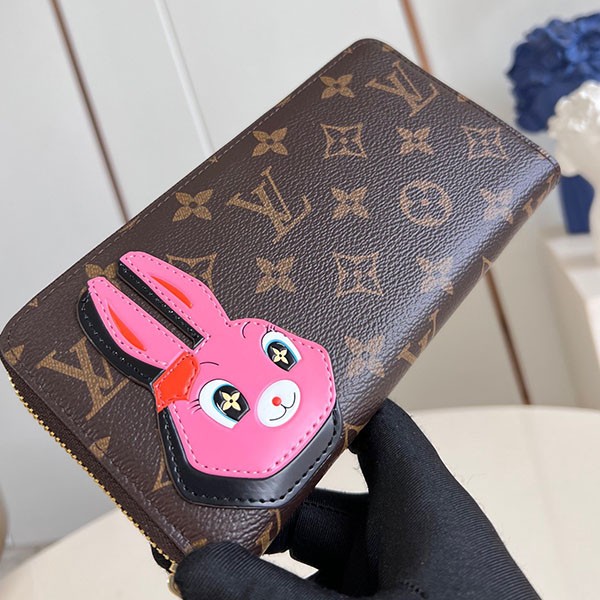 限定 うさぎ♪ルイヴィトン ジッピーウォレット モノグラム 長財布 偽物 M83689