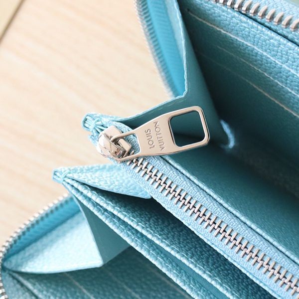 限定チャーム付♪ 光沢カラー 長財布 ジッピーウォレット コピー ルイヴィトン M12680