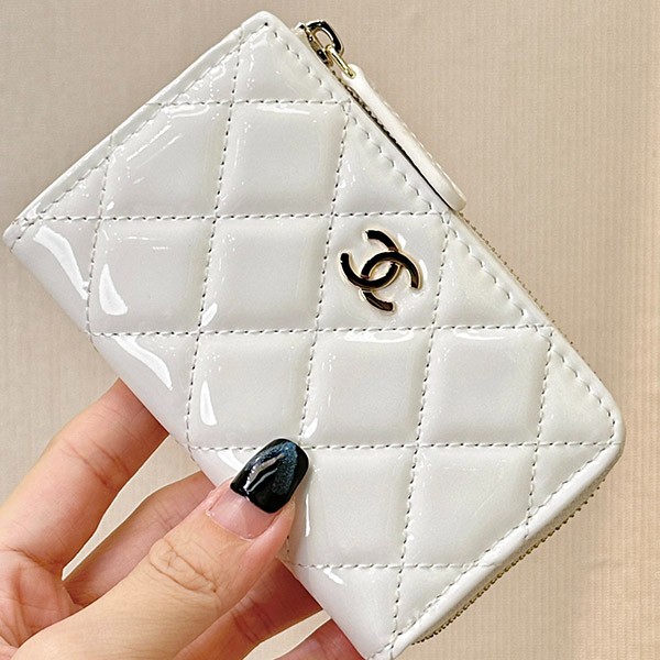【定番&大人気♪】シャネル ジップコインパース 折りたたみ財布 偽物 shw72378