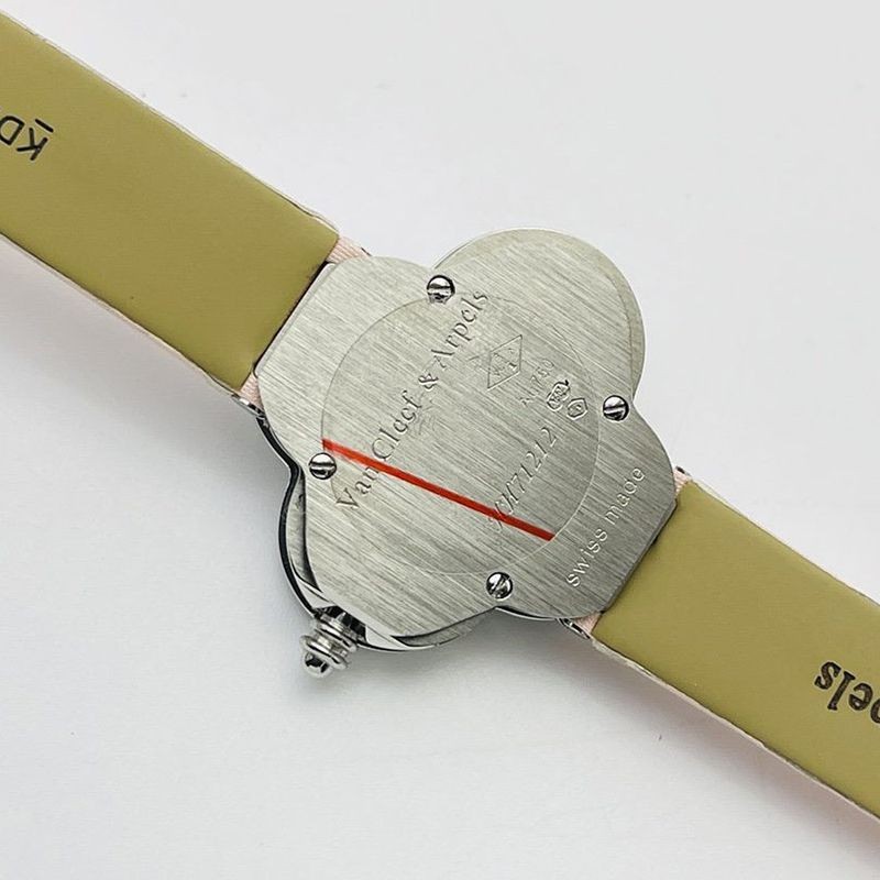 送料込ヴァンクリーフ＆アーペル 時計 偽物 レディ アーペル ユール フィラント38mm vad25057