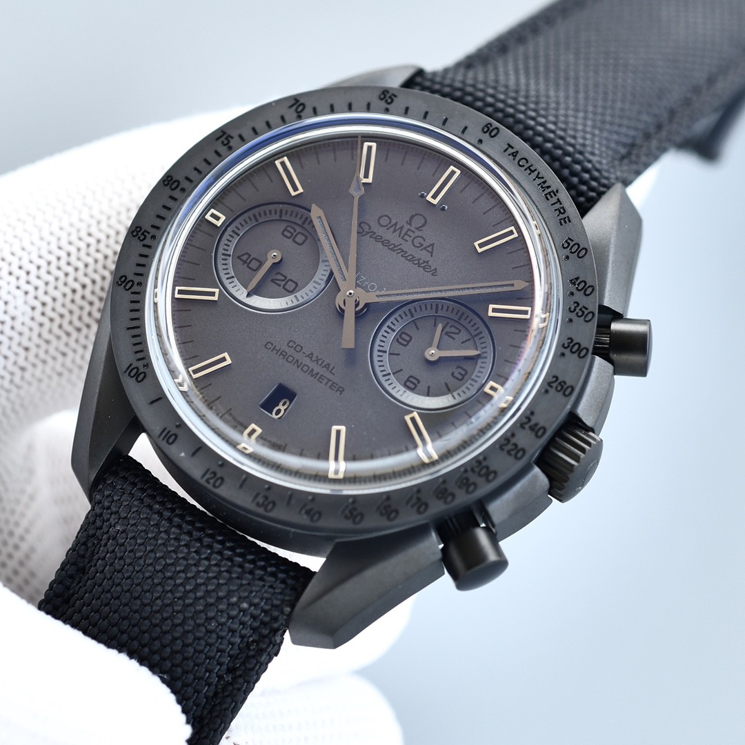 目を惹くカラーオメガ スーパーコピー★スピードマスター レーシング 40mm 326.32.40.50.02.001