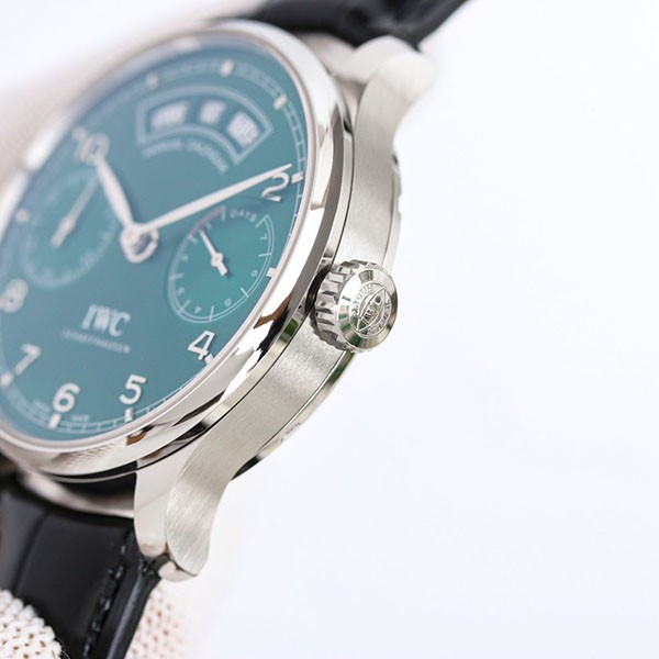 大人気! IWC 偽物 インターナショナルウォッチカンパニー アニュアル・カレンダー iwg15777