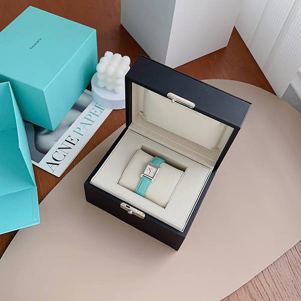 大人気!ティファニー コピー 1837 ロゴ メイカーズ 22mm スクエア ウォッチ 68122449