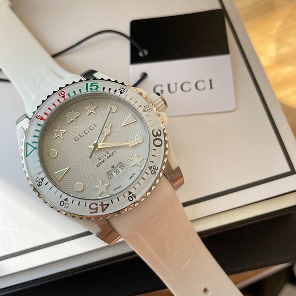 ★SALE！人気のデザイン★グッチ ダイヴ メンズウォッチ 偽物 40mm 2色 YA136221