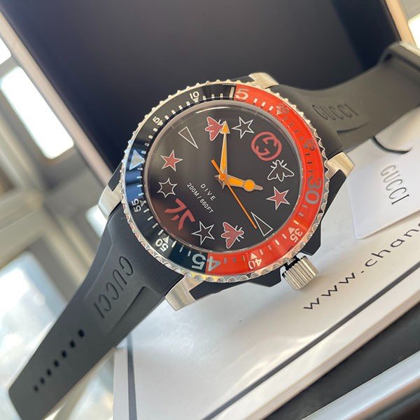 ★SALE！人気のデザイン★グッチ ダイヴ メンズウォッチ 偽物 40mm 2色 YA136221