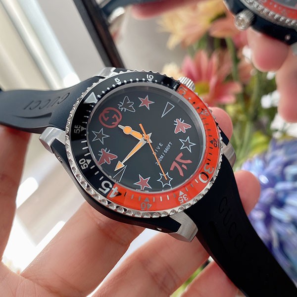 ★SALE！人気のデザイン★グッチ ダイヴ メンズウォッチ 偽物 40mm 2色 YA136221