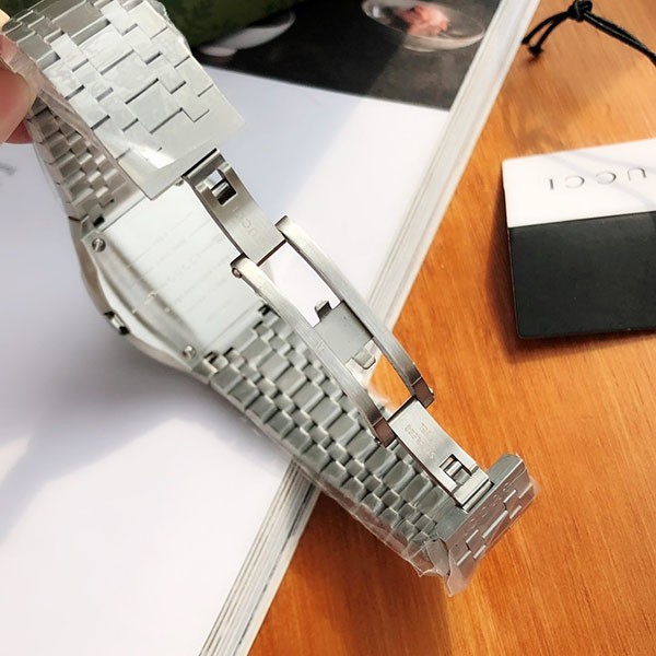 〔グッチ 25H〕コピー クオーツ スチール ウォッチ 34 mm 673111