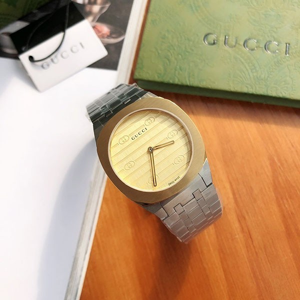 〔グッチ 25H〕コピー クオーツ スチール ウォッチ 34 mm 673111