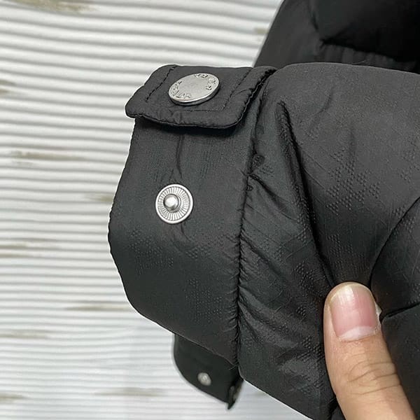 世界中で大人気♪プラダ パロディ クロップド Re-Nylon ダウンジャケット ダークグリーン pux85215