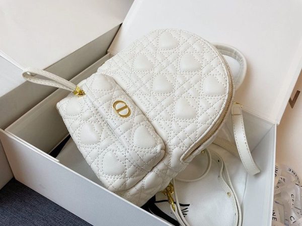 21年春夏 ディオールBACKPACK カナージュ ミニバッグコピー M9222UNGH_M030 - 画像 (4)
