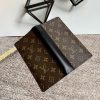 定番 【ルイヴィトン 財布 偽物】モノグラム ポルトフォイユ・ブラザ カードケース M69410 - 画像 (3)