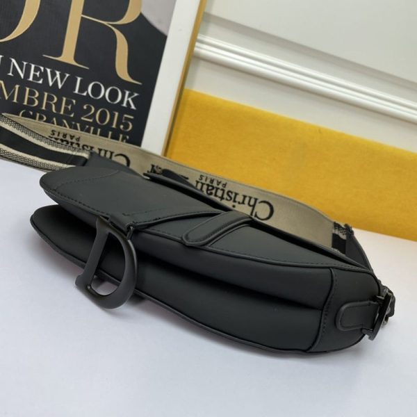 目を惹くカラーディオール ラテカラー サドルバッグ偽物 ウルトラマットカーフスキン M0446SLLO_M989 - 画像 (5)