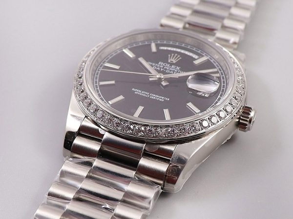 争奪戦 ロレックス 偽物 腕時計 デイデイト 40mm ブラック メンズ 228349RBR - 画像 (2)