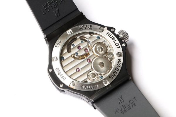 大人気！ウブロ 腕時計 スーパーコピー クラシックフュージョン 45mm huh79178 - 画像 (8)