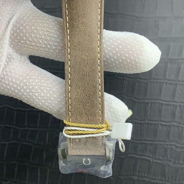入手困難オメガ スピードマスター 57 偽物 クロノグラフ 自動巻き 41.5mm 331.90.42.51.04.001 - 画像 (8)