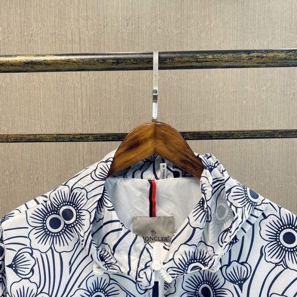 日本未入荷 21SS【モンクレール ジャケット 偽物】Keragan フローラル ナイロン ジャケット 0931A761005956R770 - 画像 (3)