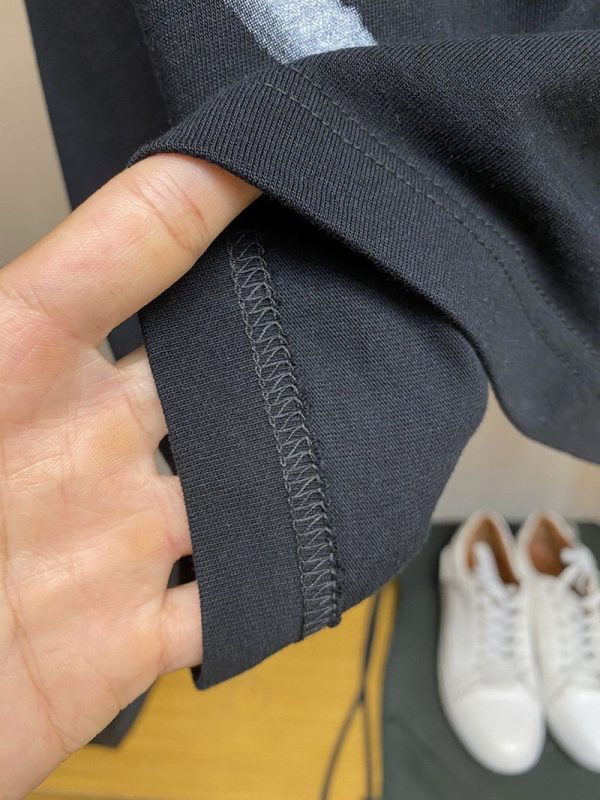 ★日本!!人気！モンクレールジーニアス 偽物【7 モンクレール FRAGMENT藤沢ヒロシ】Fragment スプレーロゴTシャツ mog49509 - 画像 (7)