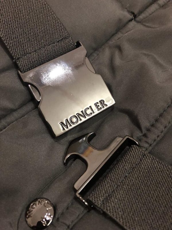 超希少！モンクレール 偽物 ファー付き フード付 ダウンジャケット mod71584 - 画像 (4)