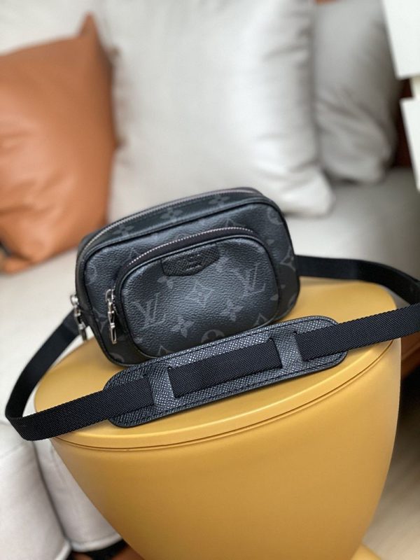 日本未入荷ルイヴィトン アウトドアポシェット 偽物 タイガラマ★ノワール ショルダーバック M30755 - 画像 (2)