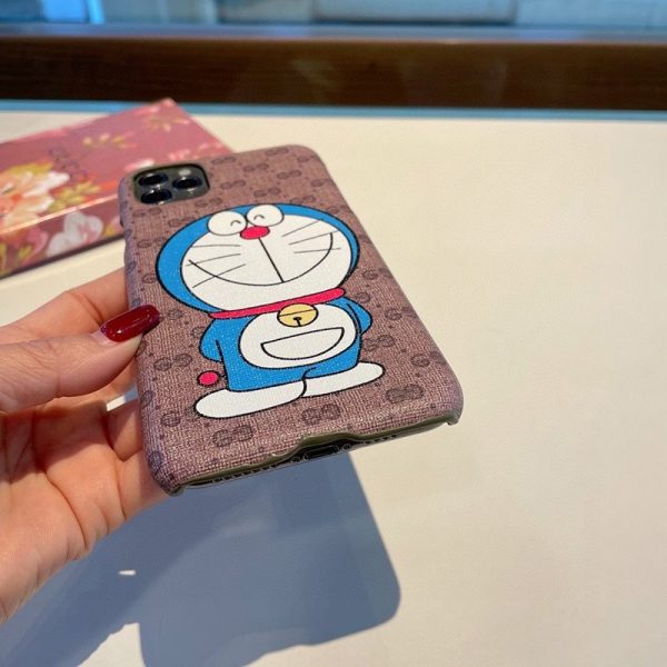★日本!!人気！【人気コラボ 】グッチ×ドラえもん偽物 iPhone13/12/11 ケース647806 2T200 8919 - 画像 (3)