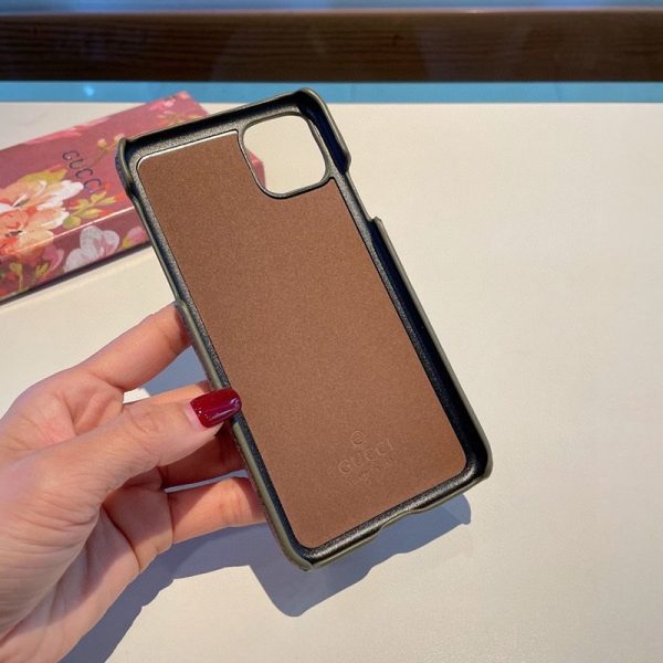 ★日本!!人気！【人気コラボ 】グッチ×ドラえもん偽物 iPhone13/12/11 ケース647806 2T200 8919 - 画像 (4)