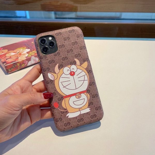 ★日本!!人気！【人気コラボ 】グッチ×ドラえもん偽物 iPhone13/12/11 ケース647806 2T200 8919 - 画像 (11)