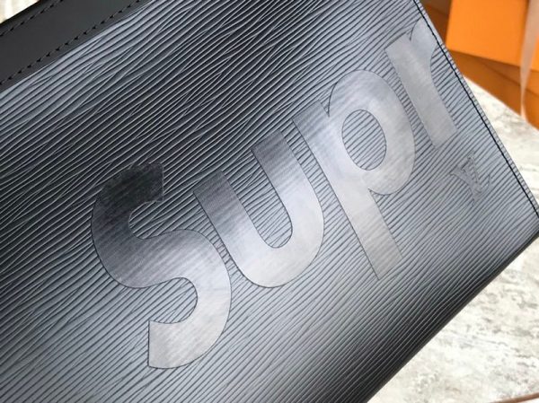 完売必至 シュプリーム × ​ルイヴィトン 偽物 z Pochette Jour GM クラッチバッグ BLACK M66889 - 画像 (2)