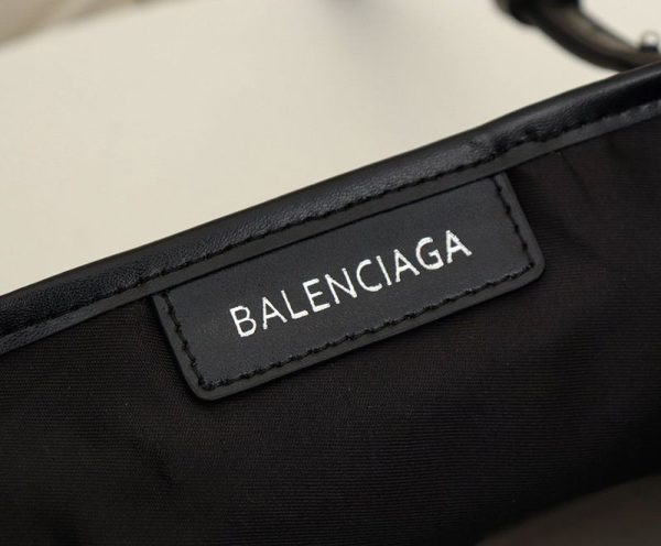 【限定カラー】バレンシアガ トートバッグ 偽物 2WAY/NAVY CABAS XS ネイビー カバ レディース baq65203 - 画像 (5)