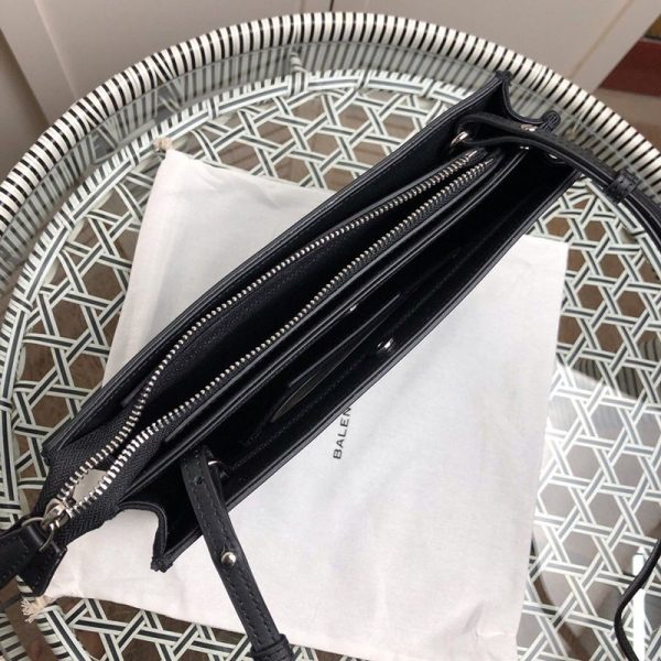 欲しい♡超限定♪バレンシアガ ネイビー ポシェット M 偽物 ショルダーバッグ クラッチ 339937AQ37N1000 - 画像 (7)