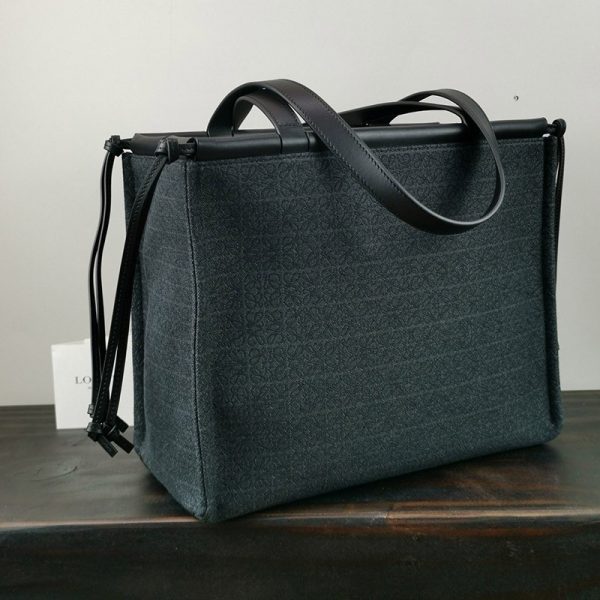 春もの新作ロエベ トートバッグ 偽物 Small Cushion Tote☆クッショントートスモール☆送料込 A612A93X252426 - 画像 (3)
