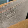 関税なし ロエベ ショルダーバッグ 偽物 ソフトカーフ 三角バックル バルセロナバッグ カーキ loq82008 - 画像 (8)