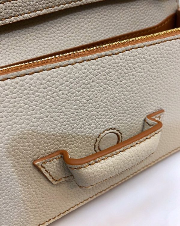 21-22AW ロエベ ショルダーバッグ 偽物 ソフトカーフ 2wayバルセロナソフトバッグmini 0010397818 - 画像 (6)