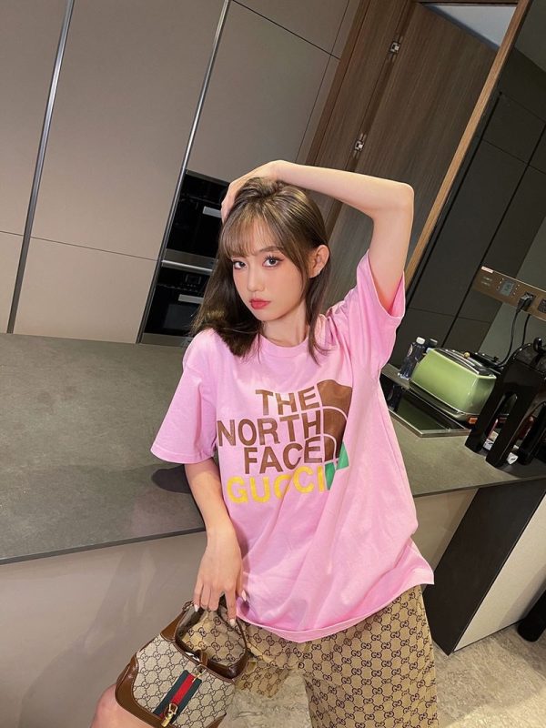 送料込 グッチ×ノースフェイス コラボ★スペシャルロゴTシャツ コピー Nos37786 - 画像 (9)