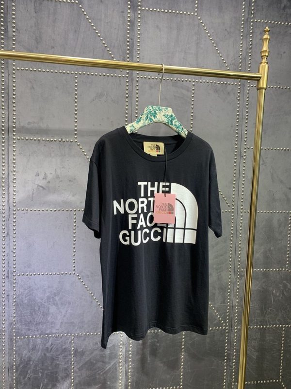 秋冬新作 グッチ×ノースフェイス 偽物 コラボ★スペシャルロゴTシャツ Noa63076 - 画像 (3)