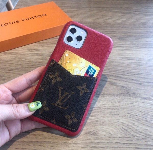 【即発】新作ルイヴィトン iPhoneケース偽物 レッド スカーレット LVロゴ vuo36686 - 画像 (3)