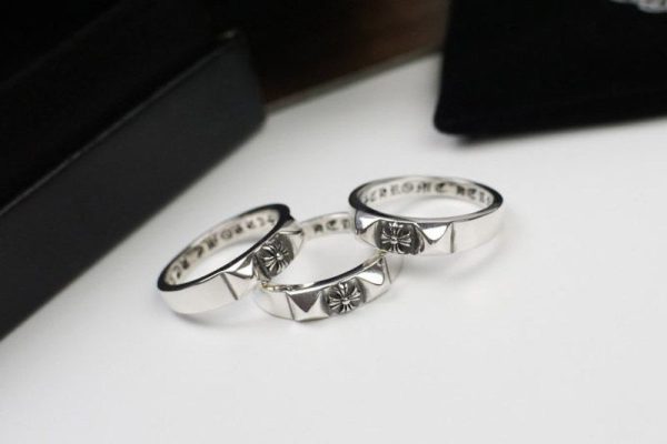 目を惹くクロムハーツ スーパーコピー フローラルクロス リング 指輪 Kuu32921 - 画像 (2)