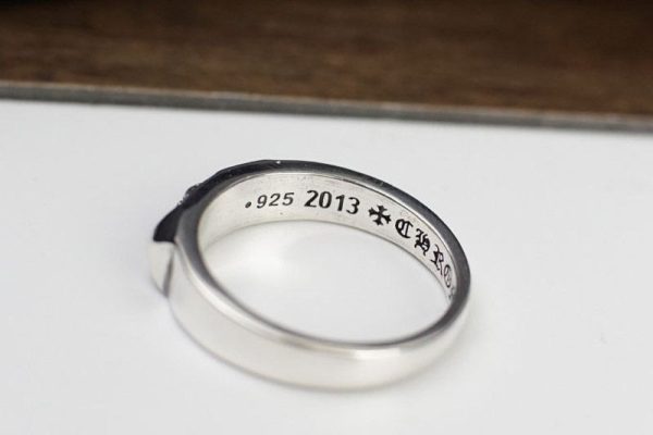 目を惹くクロムハーツ スーパーコピー フローラルクロス リング 指輪 Kuu32921 - 画像 (4)