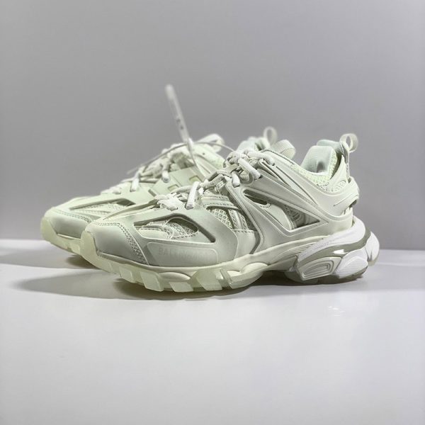人気No1 バレンシアガ スニーカー 偽物 TRACK SNEAKER リサイクルソール 542436W3FE39000 - 画像 (4)