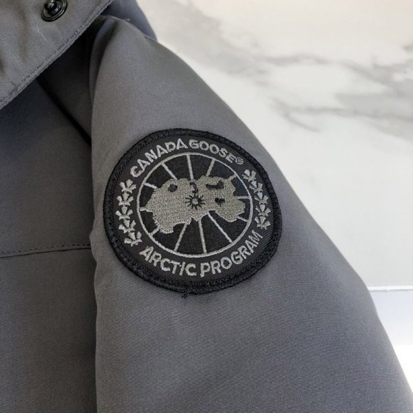 秋冬新作 カナダグース●ブラックレーベル 偽物 LYNDALE PARKA リンデール Cac88228 ダウン - 画像 (9)
