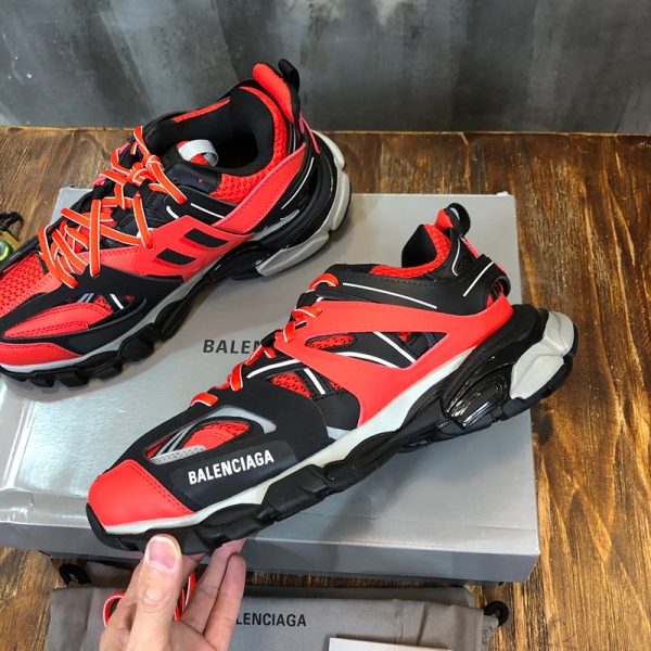 日本未入荷 バレンシアガ スニーカー 偽物 メンズTrack.2トレーナースニーカー baz11373 - 画像 (2)