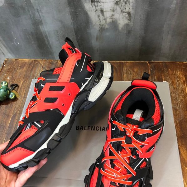 日本未入荷 バレンシアガ スニーカー 偽物 メンズTrack.2トレーナースニーカー baz11373 - 画像 (3)