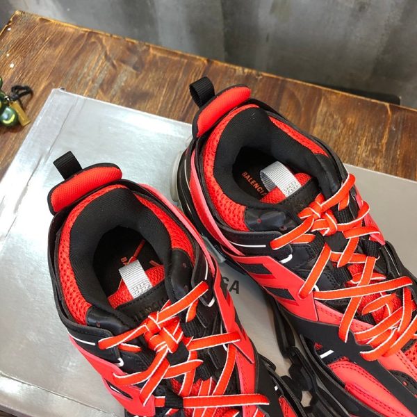 日本未入荷 バレンシアガ スニーカー 偽物 メンズTrack.2トレーナースニーカー baz11373 - 画像 (5)