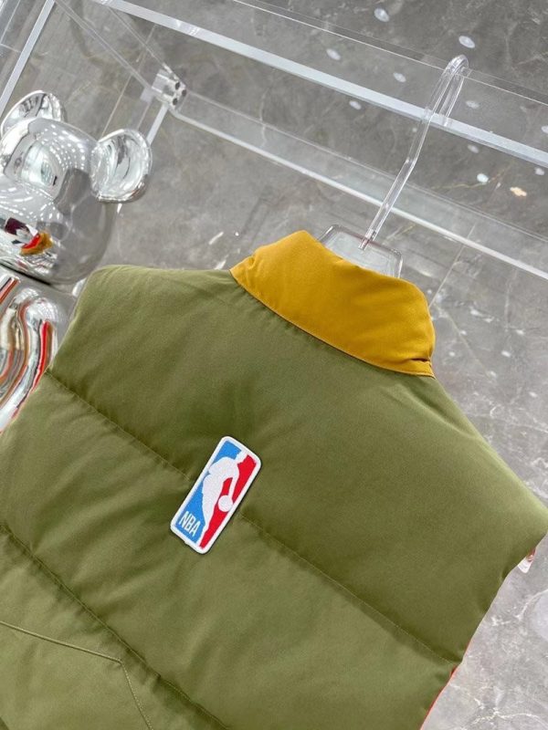 【即発】注目コラボ カナダグース x NBA コピー フリースタイルベスト Cau99670 - 画像 (9)