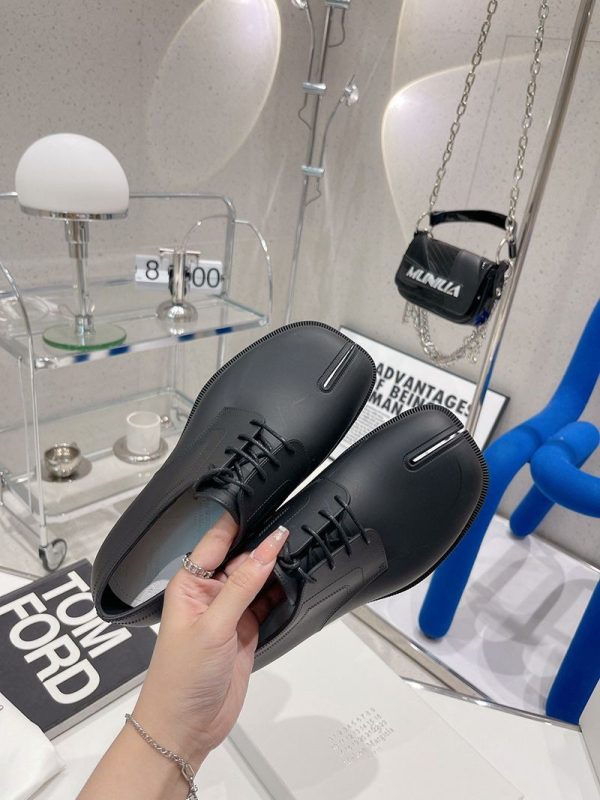 秋冬新作メゾン マルジェラ スーパーコピー タビ カーフレザー レースアップシューズ ブラック ヒール高3.5cm Mac78172 - 画像 (4)