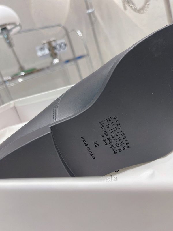 秋冬新作メゾン マルジェラ スーパーコピー タビ カーフレザー レースアップシューズ ブラック ヒール高3.5cm Mac78172 - 画像 (7)