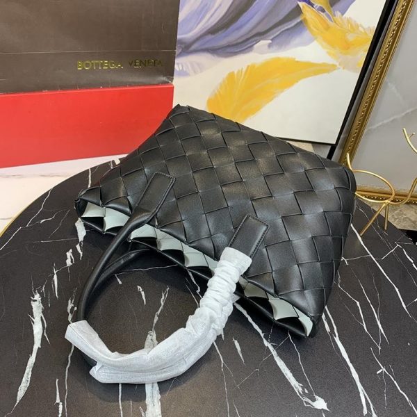 春もの新作ボッテガヴェネタ カバ トートバッグ 偽物 ブラック/ホワイト 649598VMAY31283 - 画像 (4)