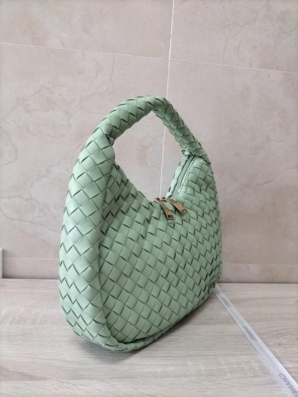 目を惹くカラーボッテガヴェネタ パデッド ジョディ 偽物 青緑 boq24387 - 画像 (2)