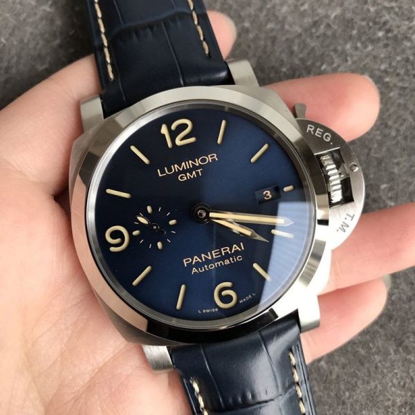 色鮮やかなブルー文字盤が人気！パネライ ルミノール GMT 偽物 PAM1033 - 画像 (4)
