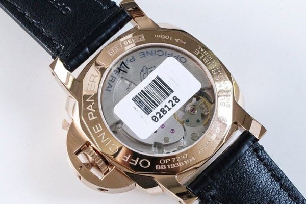 パネライ  サブマーシブル・オロカーボコピー 44MM PAM00974 - 画像 (4)