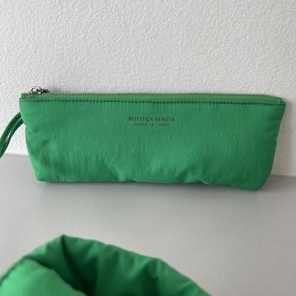 入手困難ボッテガヴェネタ パデッド テック カセット コピー パラキート 628951VBO813724 - 画像 (4)